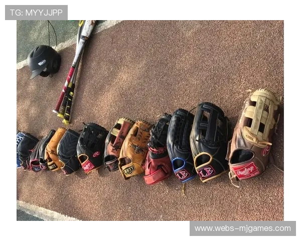 棒垒球手工缝制按件计酬，成为留守群众家门口就业选择